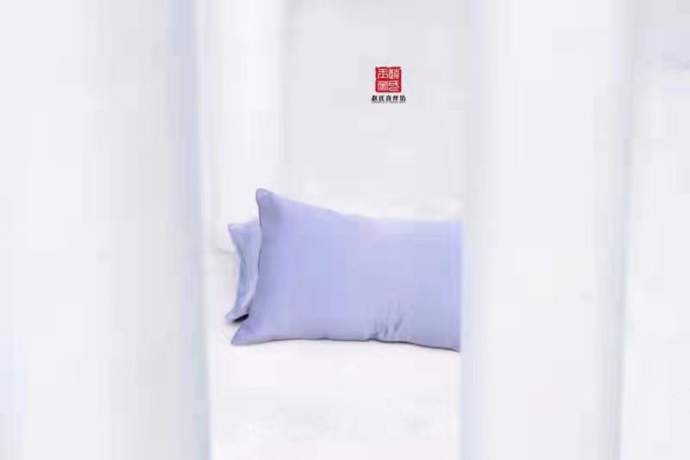Picture of Silk Pillowcase (Natural Lavender Essential Oil Infused) 2 Pack
