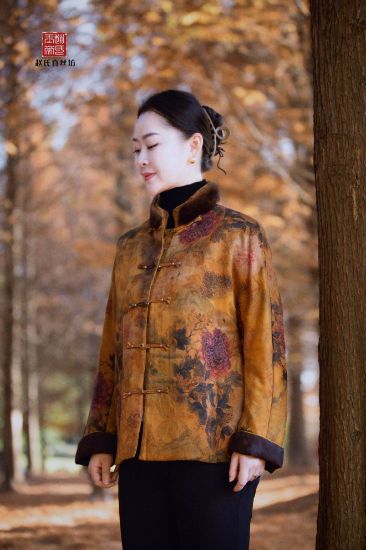 Picture of 真丝重磅香云纱貂毛中式盘扣棉衣