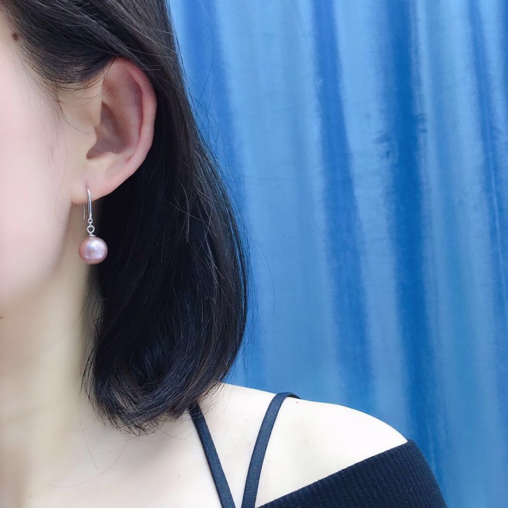 Picture of Natural freshwater earrings