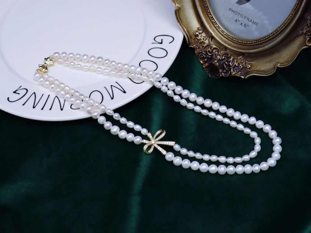 Picture of Natural freshwater pearls