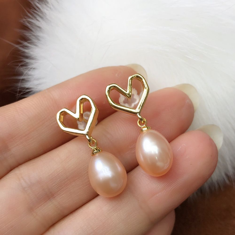 Picture of Natural freshwater pearl earrings