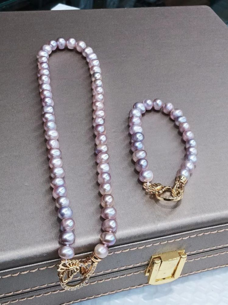 Picture of Natural freshwater pearls Bracelet+necklace