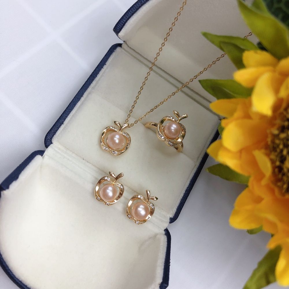 Picture of Little Apple Series Natural Freshwater Pearl Set