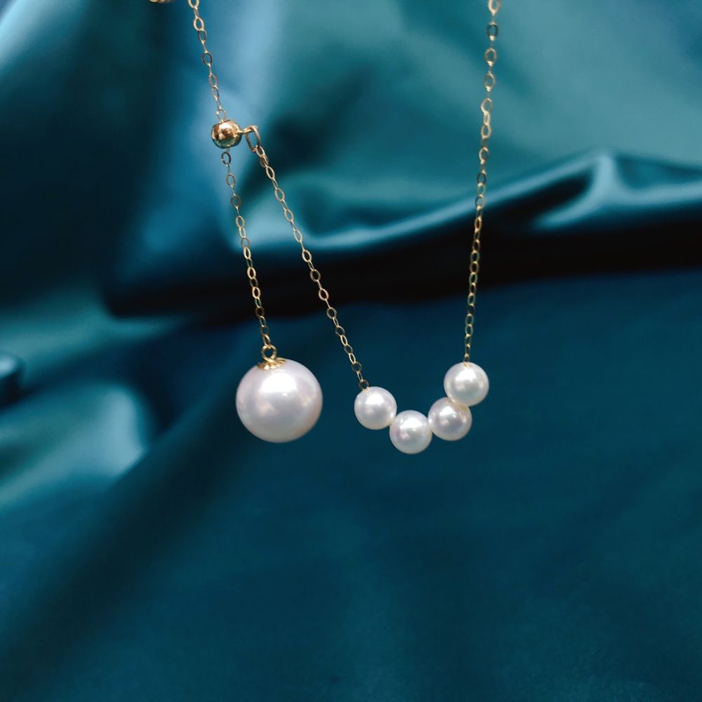 Picture of 18k gold natural pearl necklace