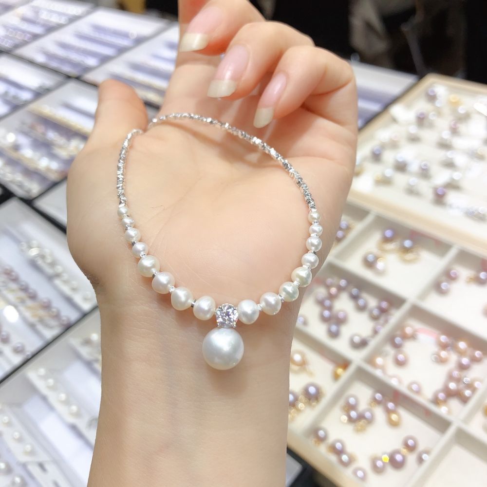 Picture of Natural freshwater pearl necklace