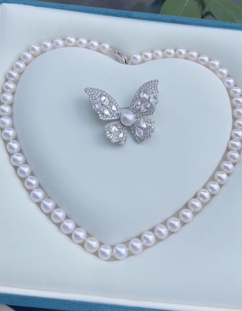 Picture of Natural pearl butterfly brooch