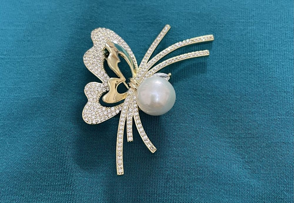 Picture of Natural pearl butterfly brooch