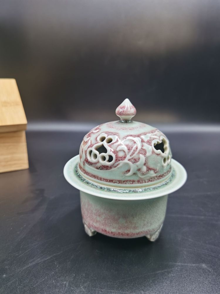 Picture of Jingdezhen Chinese-style Handcrafted Ceramic Incense Burner