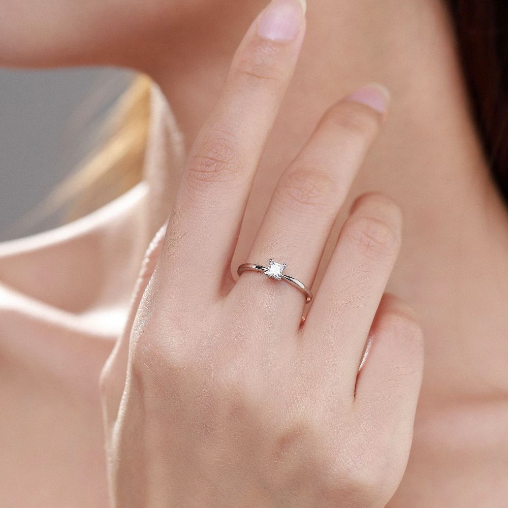Picture of S925 Four-Prong Moissanite Ring