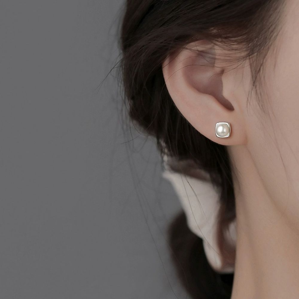 Picture of Titchy 925 Silver Delicate Freshwater Pearl Square Earrings