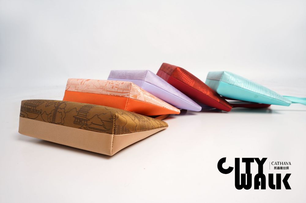 Picture of CITYWALK Silk Clutch Series - Beijing