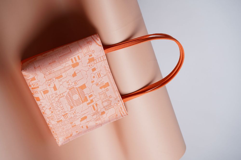 Picture of CITYWALK Silk Clutch Series -  Guangzhou