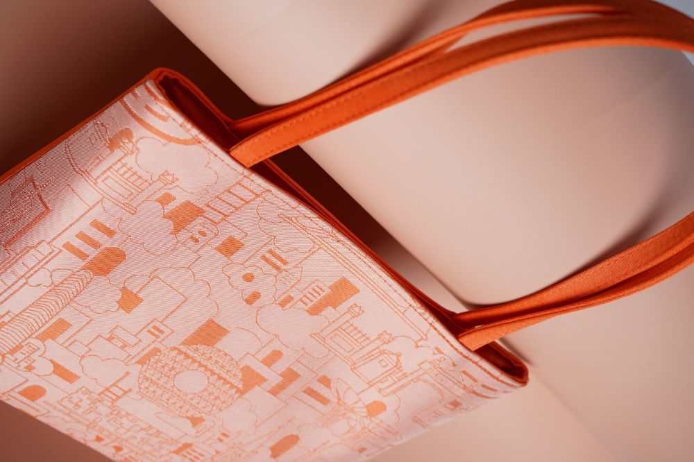 Picture of CITYWALK Silk Clutch Series -  Guangzhou
