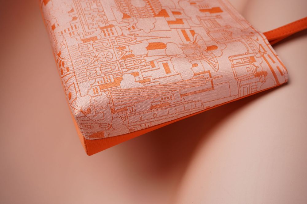 Picture of CITYWALK Silk Clutch Series -  Guangzhou
