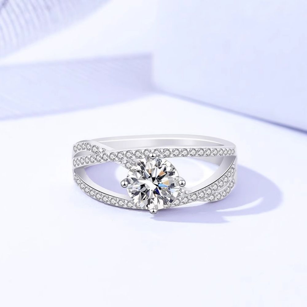 Picture of S925 silver crossed hollow-out Moissanite four-claw ring