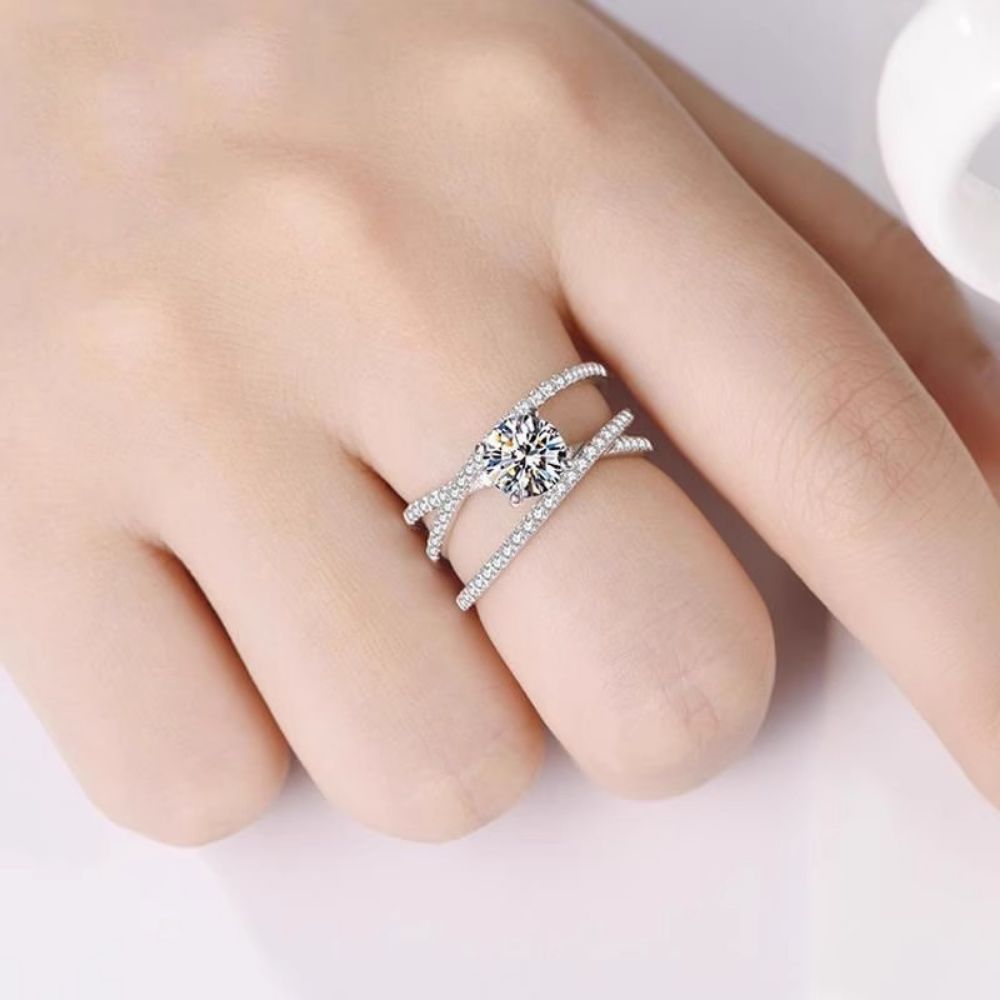 Picture of S925 silver crossed hollow-out Moissanite four-claw ring